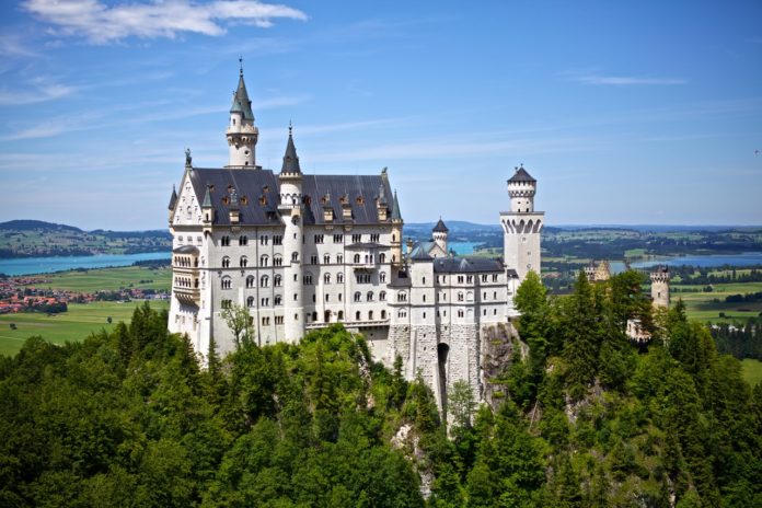 neuschwanstein-castle-germany-disney-40735