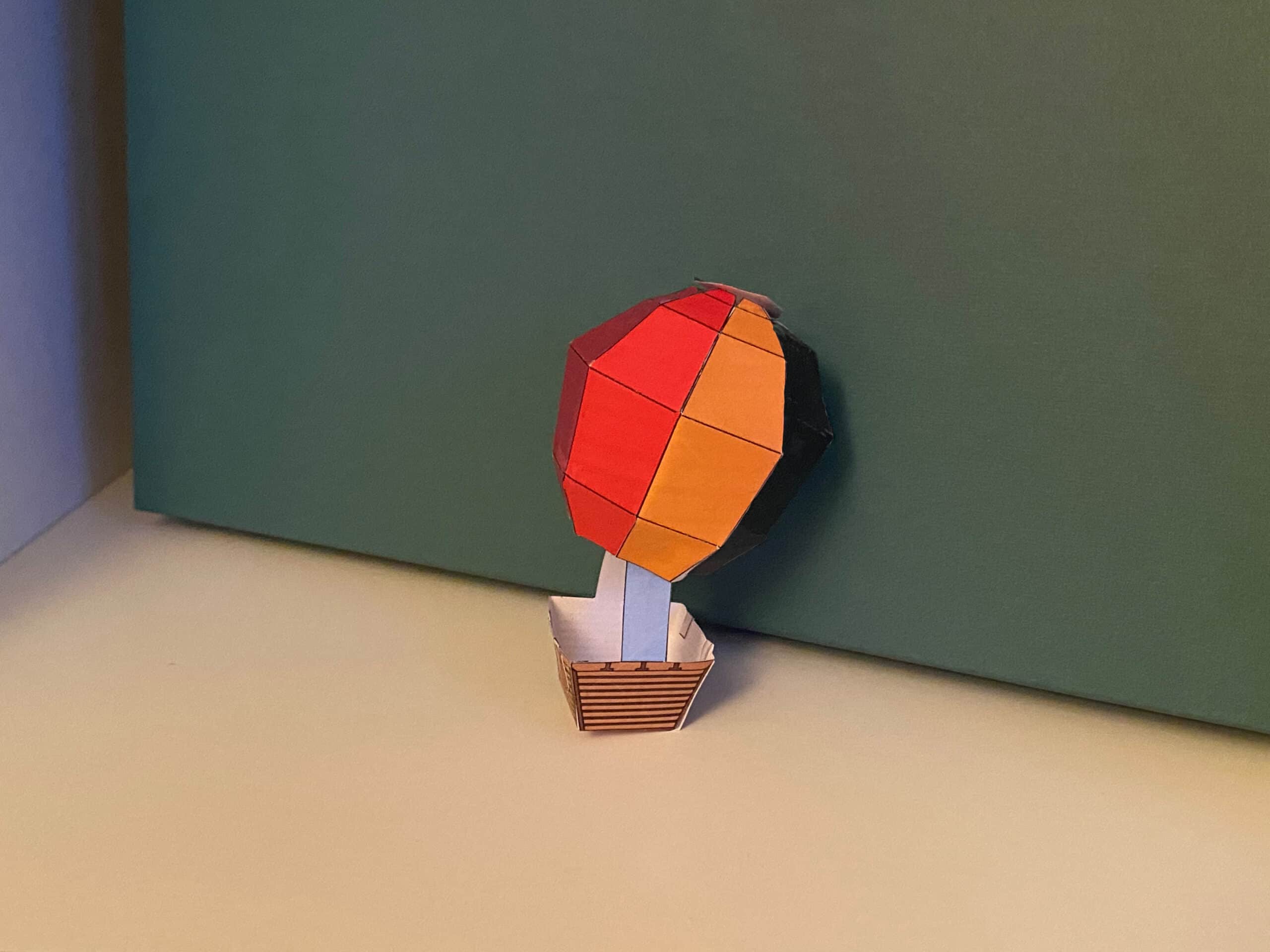  Bastelbogen: Ein Heißluftballon aus Papier › Jugendleiter-Blog Motiv 