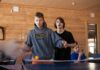 Jugendliche beim Tischtennis-Spielen