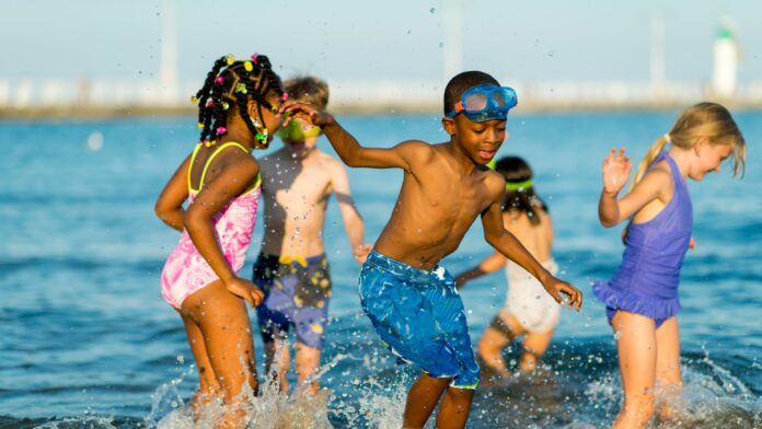 Bewegungsgeschichte für Kinder: Ein Tag am Strand