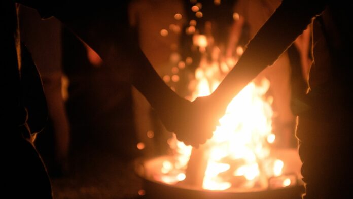 Lagerfeuer-Impuls: Die Natur spüren