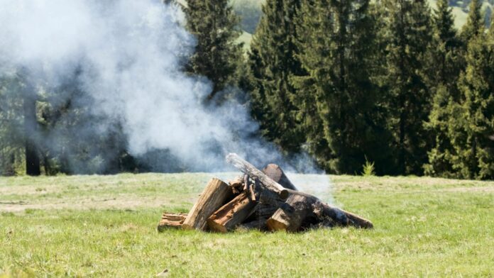 Lagerfeuer-Impuls: Das Wechselspiel zwischen Licht und Schatten