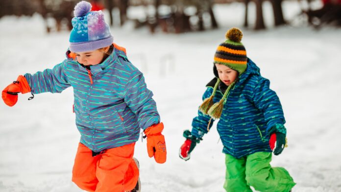 10 Outdoor-Aktivitäten mit Kindern im Winter