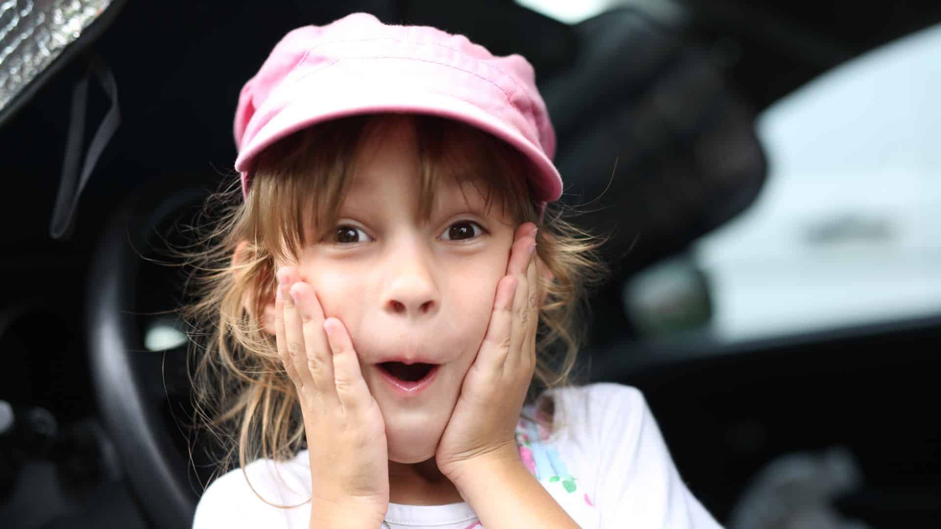 Lange Autofahrten mit Kindern bewältigen 