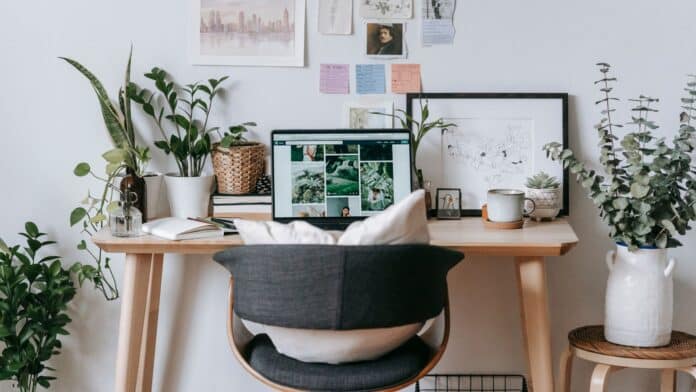 Keine Rückenschmerzen mehr beim Ehrenamt: Einfache Ergonomie-Tipps für Jugendleiter*innen